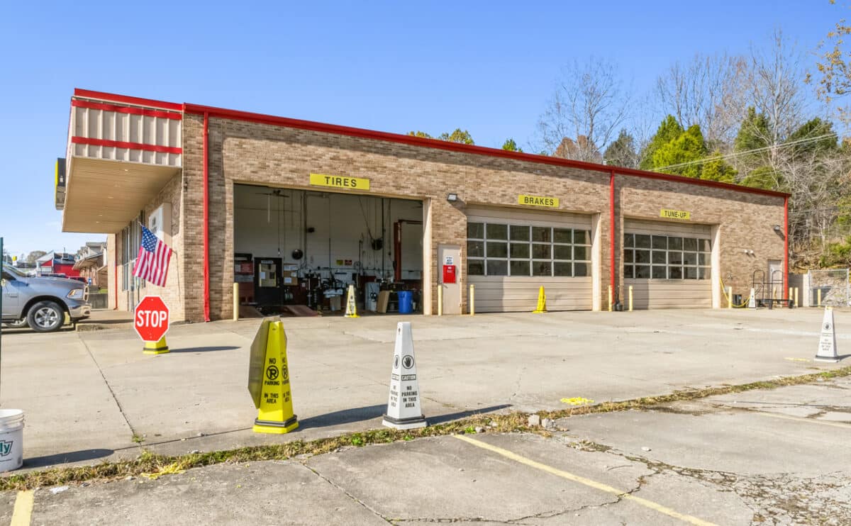 Commercial Property for Sale in Radcliff Kentucky 40160
